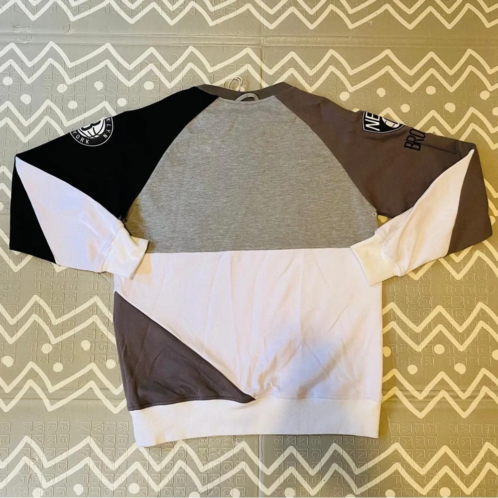 Vintage retro embroidered Brooklyn nets sweater sweatshirt $150